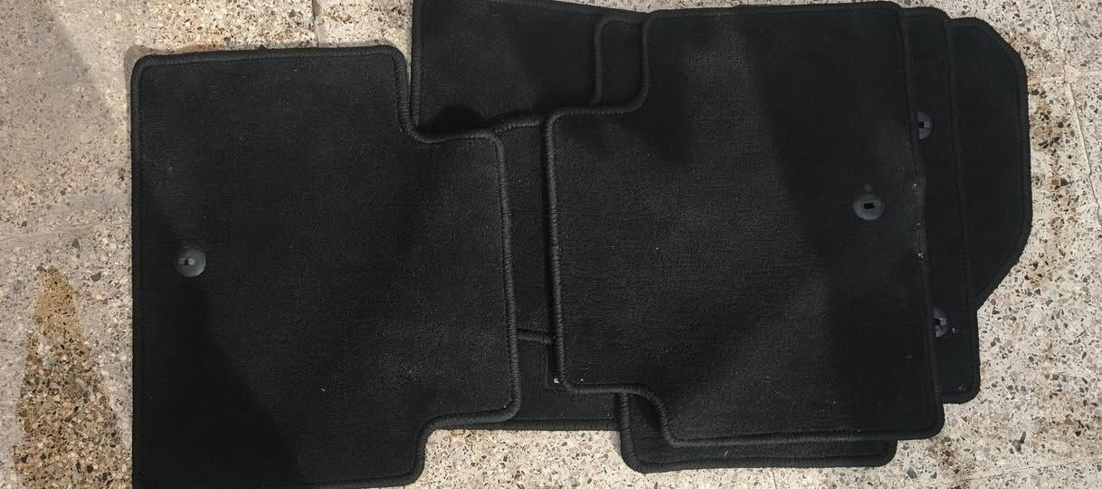 السلام عليكم
گاعيات صول بلادي كاربت ممستعمل 4قطع ترهم من مديل 2014 لحد 2019

للتواصل فقط واتساب ***********

السعر 25 الف وبيهة مجال للطيبين ان شاء الله

العنوان بغداد حي العدل
