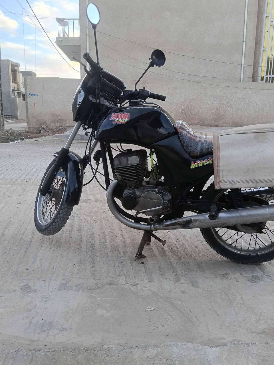 السلام عليكم دراجة جاوه للبيع نضيفة المكان السعر ٨٥٠ كوت الرقم ***********
