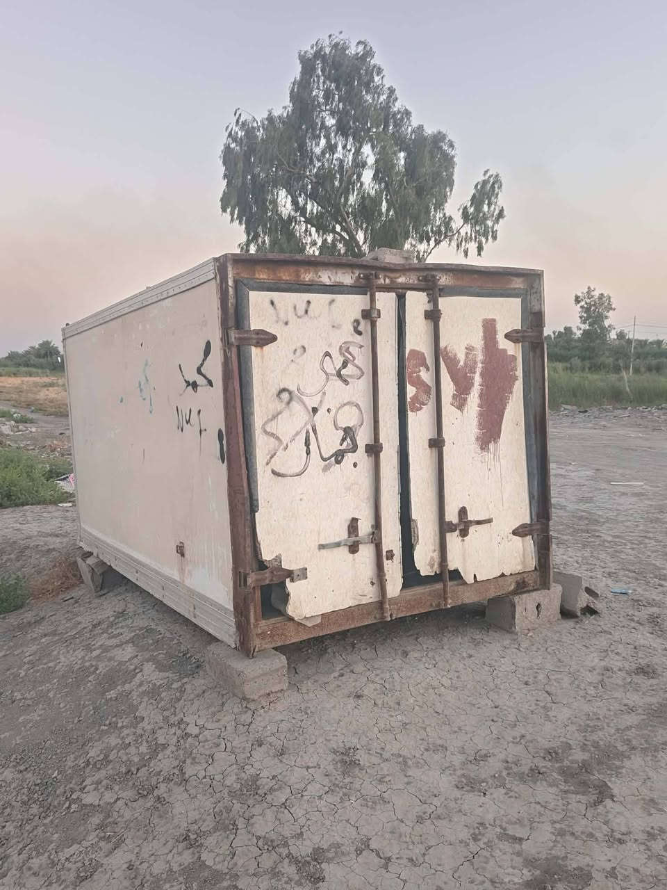 سلام عليكم كشك براد كيا  مستعمل معروض للبيع سعر ٥٥٠ وبيه مجال للستفسار اتصال ع رقم ***********
