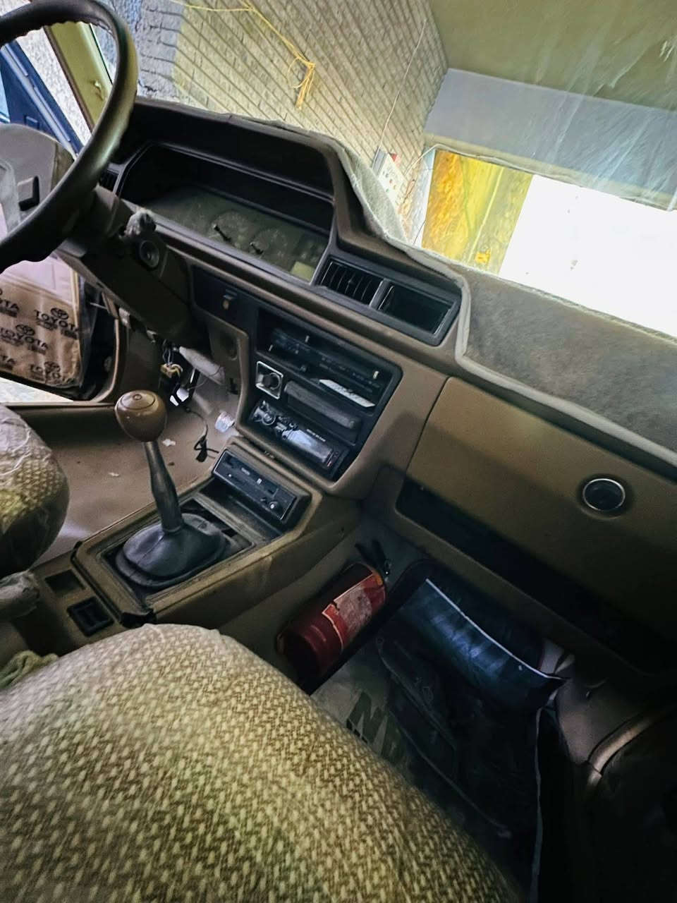 السلام عليكم ورحمه الله وبركاته للبيع او مراوس حسب قناعه .ياالله كرونه موديل 1981 سياره كفاله من كلشي فقط صبغ الجماليه  سياره مكينه وكير وحدادية تبريد كلها شغالة وبسم ابن عمي السعر45مكاني بابل محاويل***********
