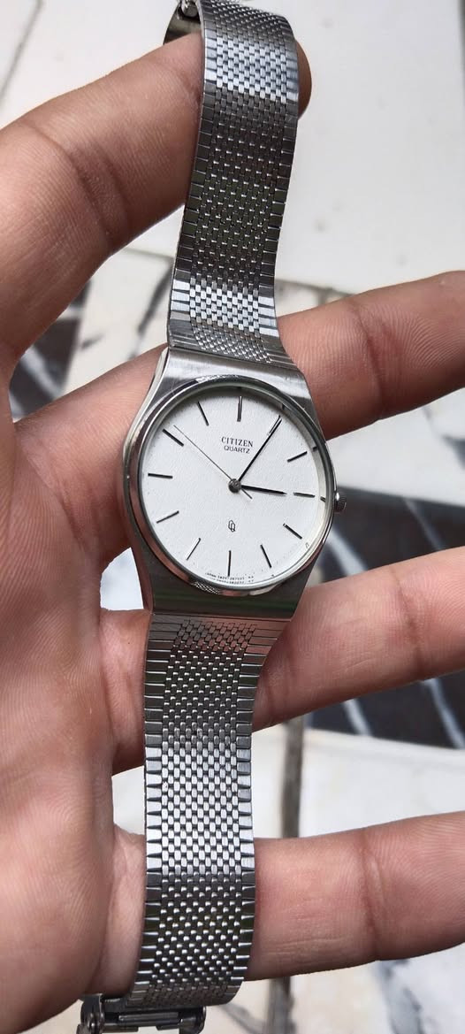 اللهم صل علا محمد وال محمد 
بدون تفاصيل لوك انتاج 1977 نوادر ( القطر النازك 34 )
(خاص لاصحاب الذوق الهادئ) والسعر 100 شامل توصيل نهائي


**إذا كنت صاحب هذا الإعلان وتريد حذفه لأي سبب، رجاءا أرسل رسالة إلى الدعم الفني**