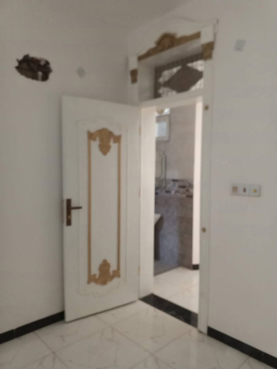 دار للبيع مساحه 110 متر بناء حديث درجة اولى طابو زراعي سند 25 البيت فارغ استلام مباشر للمشتري شارعه 10 متر غرفتين نوم مطبخ كلدور ستقبال صحيات عدد 3 موقعه خلف مدينة حمورابي ومدخل ثاني شارع 80 حي القضاة شارع مجمع زمزم تفاصيل
 ***********
***********
