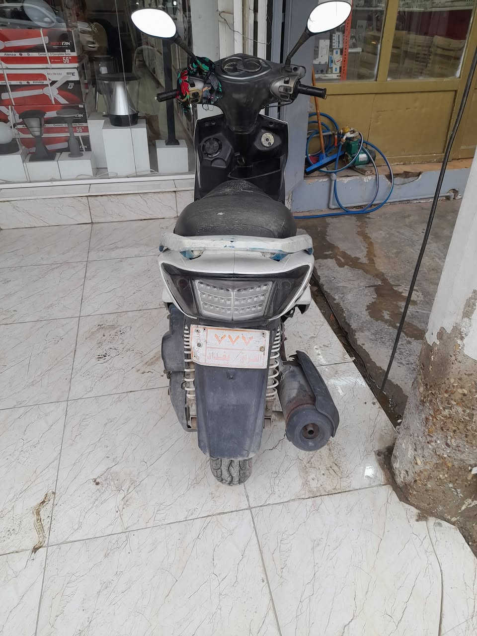 للبيع السعر 400 وبيه مجال موجود نت ورقم ***********
