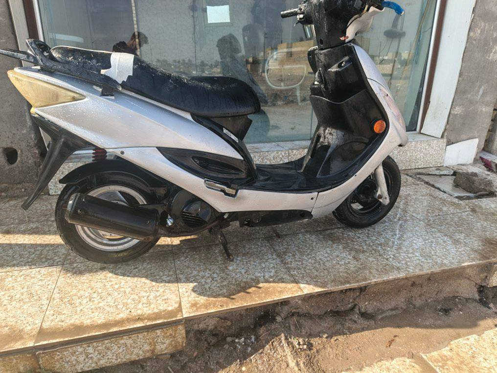 دراجه جي فور. جاهزه مابيها كل نقص شغاله سلف هندر. كهربائيات كامله 300 وبيها مجال ***********5
