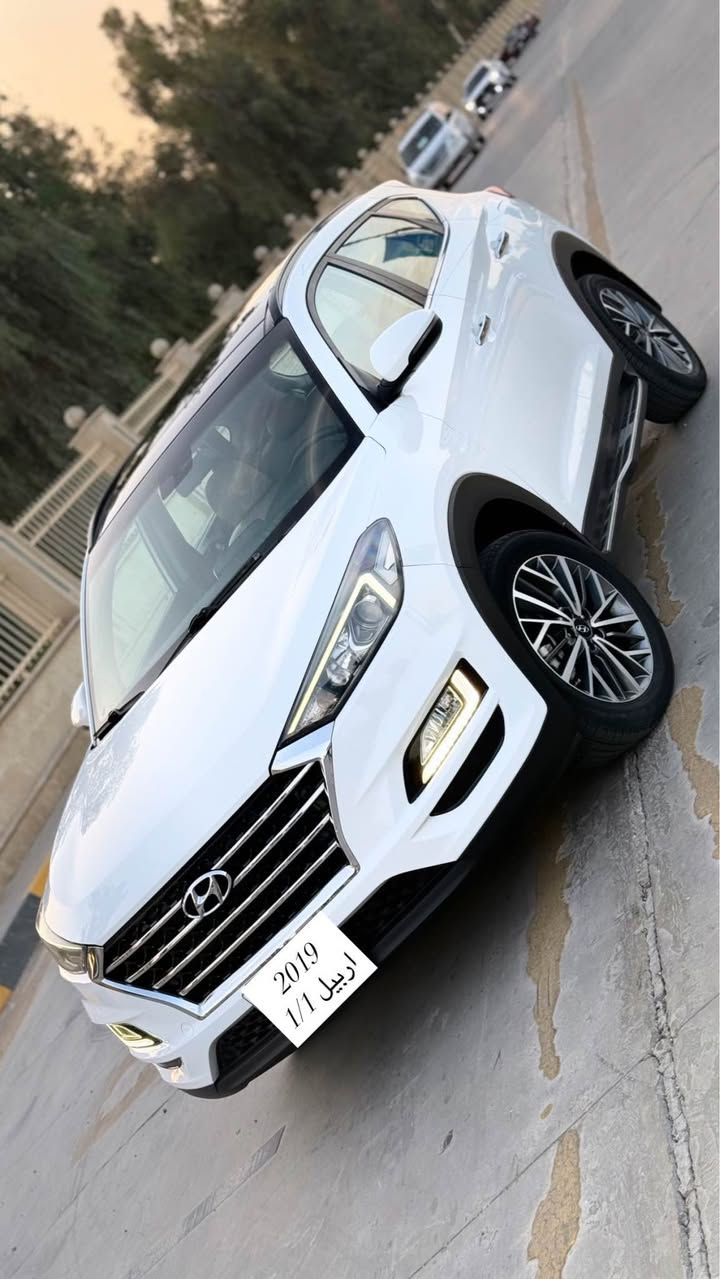 🛑 تكسون 2019 فول موصفات 
🛑كوري اصلي شركة القاصد
🛑بصمة تشغيل ابواب وصندوك بصمة .
🛑بانورما.
🛑شاشة كبيرة.
🛑عداد المشي 55km حقيقي🔥
🛑كاميره امامية خلفية دوارة.
🛑حساسات امامية خلفية
🛑كشن  عسلي داخل عسلي واسود.
🛑تحكمات ستيرن 4 جهات فول.
🛑ثلاث وضعيات قيادة (ايكو-سبورت-سمارت).
🛑مثبت سرعة ذكي ( التحذير عند مغادرة المسار ).
🛑بدون كيبل يربط التلفون واير ليس و GPS.
🛑ويل كب 18 مميز لمتد
🛑مري شفط
🛑هنبريك برجل
🛑المراية الجانبية كهرباء.
🛑اضواء ترحيب عند الاقتراب.
🛑لايت زينون  بك لايت ليد متصل وسكنات لد.
🛑كير اوتماتيك وعادي.
🛑مانع انزلاق نظام التركشن.
🛑تبريد شاشة دبل فريز  منفصل ثلج.
🛑يدات نيكل.
🛑بك لايت ليد.
🛑تبريد قطعتين
🛑كشنين الاماميات كهرباء.
🛑شحن وايرليس
🛑تدعم نظام الابل كار بلي والاندرويد  بدون كيبل 
🛑يربط التلفون واير ليس و GPS  
🛑السيارة بعد بيها هواي مواصفات.
🛑السيارة شرط  التحويل.
🛑اشاير بلمراية.
🛑السيارة جديدة وجاهزة بدون مصرف
🛑 بدون ملاحظات ولابخصات ولا اي شي جاهزة💯
🛑مكان السيارة/ ((الموصل معرض الاندلس))
🛑الشراي يتصل على الارقام :-
-***********-***********-*********** موصل, نينوى
