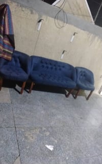 عندي قنفه للبيع قنفه وكراسي ثنين ريدهن ب80وبيهن مجال لل75اارقم 0778314...
