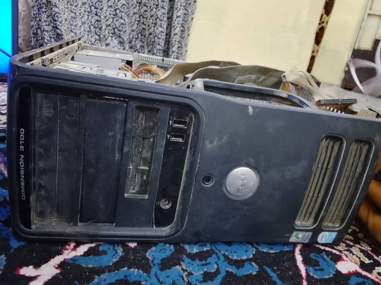 سلام عليكم ورحمة الله
حاسبه عدد2 فحم 

قيم و اخذ كيس تجميعه عدد2 ~للبيع~ 

 _مواصفات_ 

معالج *E3* 1220 v2

رام 16

بور سبلاي 240

كرت شاشه GT 730 4GB موجود كارتون جديد

مثبت عليه ويندوز 10

وكيس مثل ما موضح بالصور

ول ثانيه ما اعرف مواصفاته رقم الهاتف ***********
