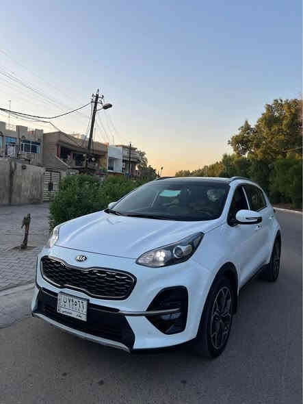 سبورتج 2021 خليجي جيتي لاين فول واحد على واحد 
سياره بيها باب تبديل نفس الون اثر طخه بسيطه بقيه سياره مكفوله شخط واحد مابيها جديده جدا ماشيه ٤٧ باسمي مواصفات الجيتي لاين معروفه مفوله سياره كير مكينه صدر تبريد كله بلاد ومكفول وحيل نضيف
عارضها ٢١٨ وبيها مجال للطيبين مكاني بغداد جديده شارع المسبح *********** بغداد
