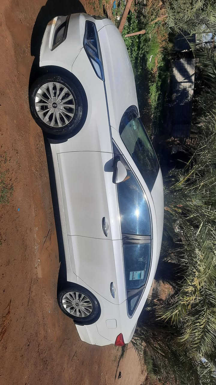 سوناتا خليجي موديل 16 مكينه دوش بيه صبغ قطعتين باب خلفي جاملغ سعر 140بيه مجال قليل مكاني قضاء شطره ***********
