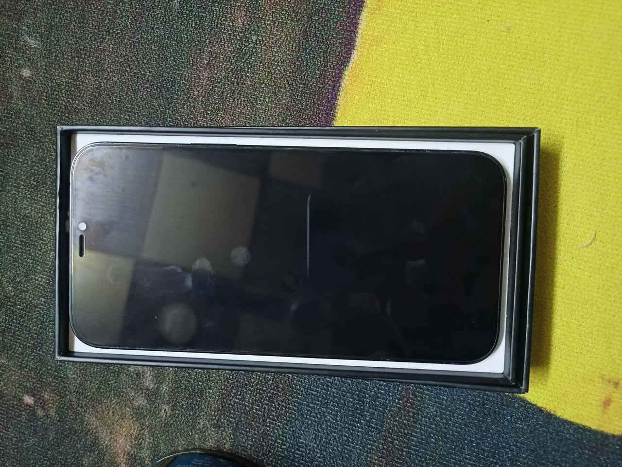 سلام عليكم 
ايفون 12 برو ماكس ذاكره 128 
ذاكرة /128
دبل سيم
فيس ايدي شغال 
جهاز اَمريكي كارتون كيبل كامل
فقط مبدل شاشا وباتري للبيع سعر 300 بي مجال قليل شراي خابر ***********
***********
