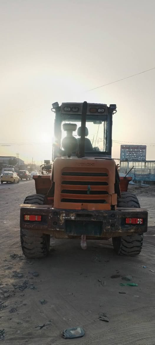 السلام عليكم لبيع شفل هيتاشي ٢٠١١ رقم بغداد الماني سنويه جديده بسمي مكفول مكينه كلها عل شركه دفع رفع خير من الله لاصرف ولاتبخير شرط تحويل مباشر *********** سعر ٢٢٥
