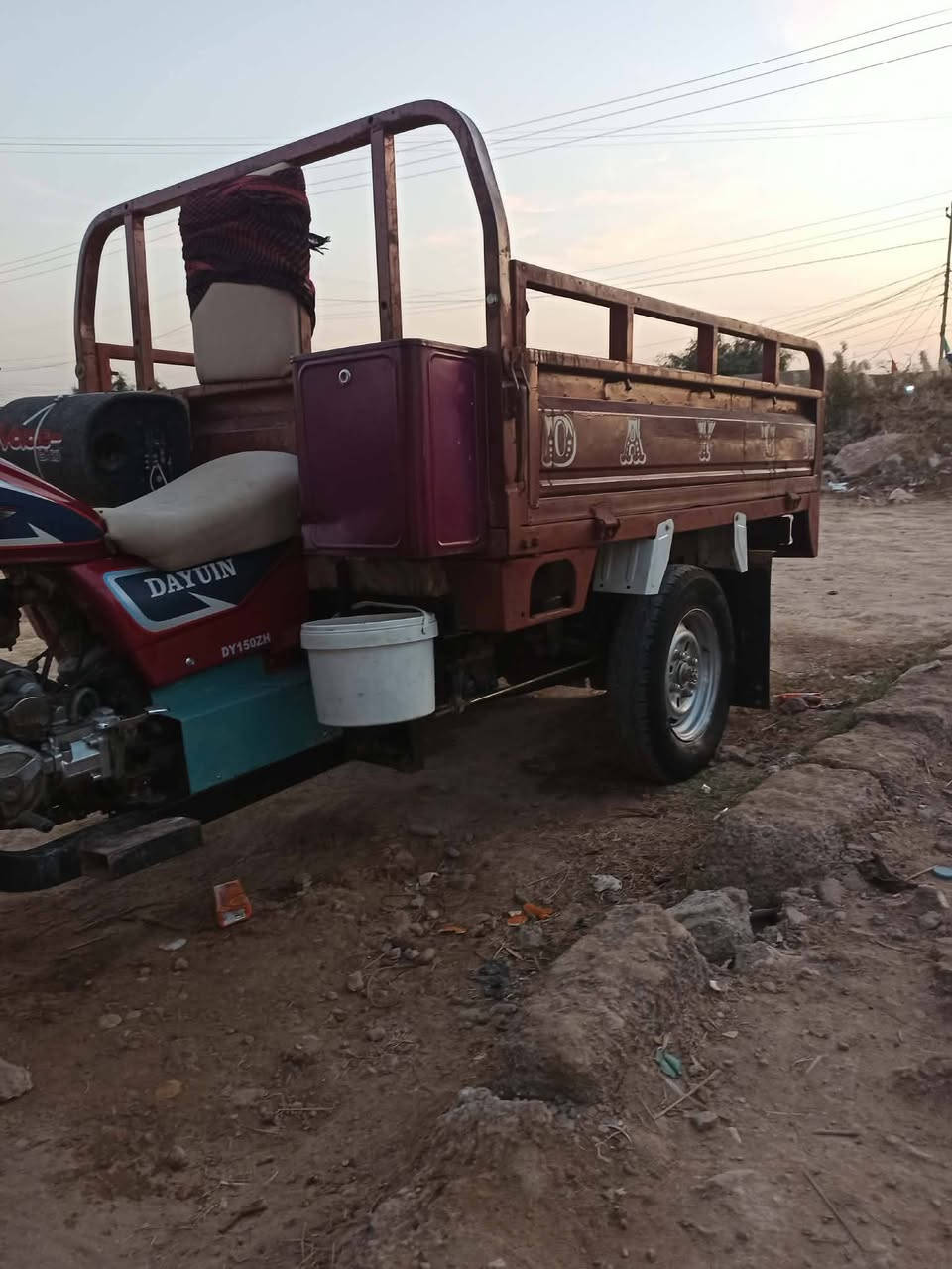 مديل 12رقم واسط ابيض عرضه بواحد 300وبيه مجال وعلي جاهزه برغي ما عوزه مكينه ناعمه خير من الله كهربائيت كله شغاله هذه صورهن
الاتصال ***********
مكلف بلنشر😊
