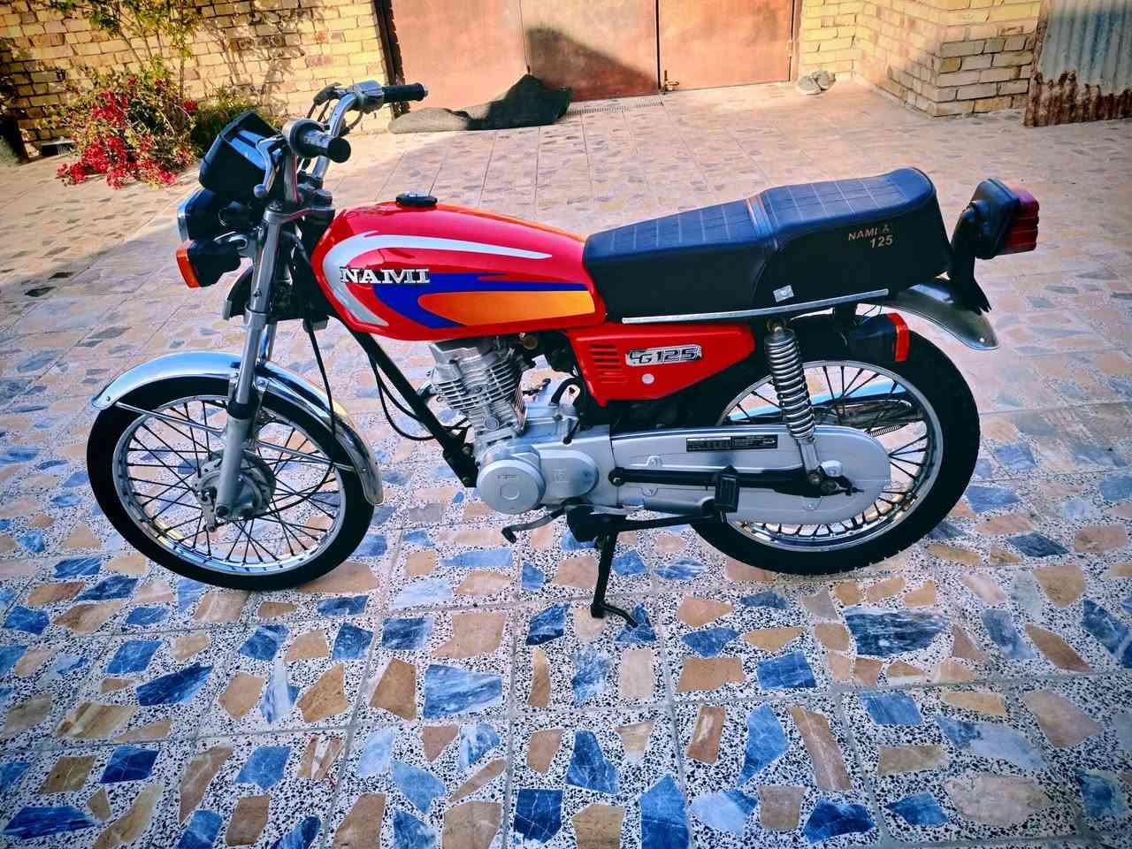 دراجه ناما ايراني اصلي للبيع اوراق اصولي 7 وكيلها سيد خلدون جانت مخزونه موديل 19 طالعه بل 20 نضيفه ربع ما تذب عليها السعر 1050 وبيها مجال قليل الاتصال ***********
