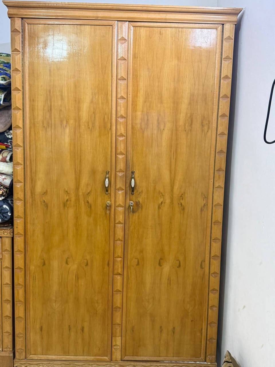 سلام عليكم كنتور البيع مكان الزعفرانيه قرب سعيده جديد ماخذه 250 وبي مجال الشراي اتصال عل رقم وتساب ***********
