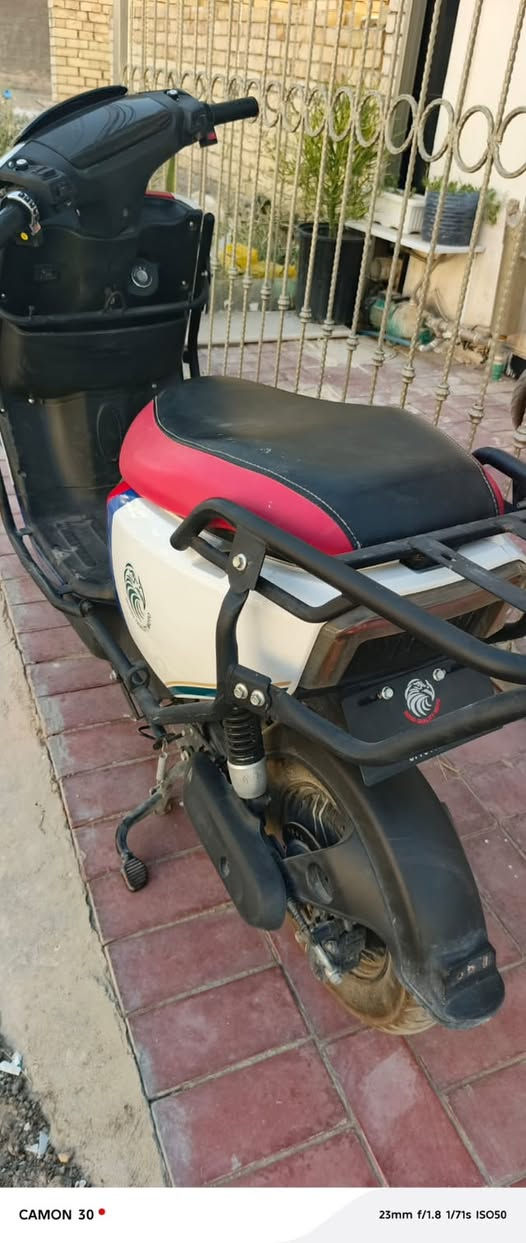 سگنس كهربائي
سبع بطاريات 
84 فولتية 
مستعجل ع بيعتها السعر 500 
المكان بغداد الكاظمية 

***********
