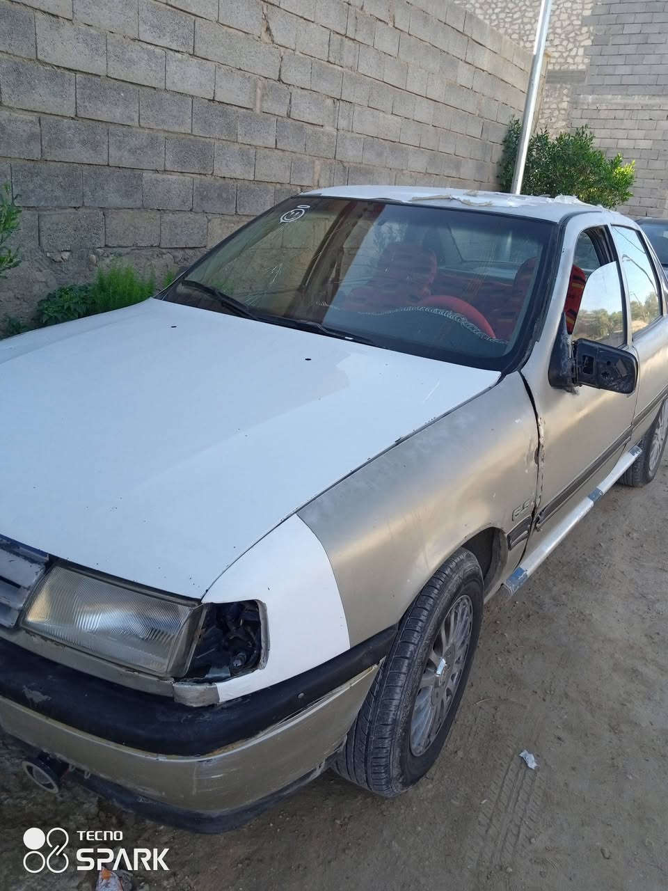 للبيع فكتره محرك 1800 سياره جاهزه وشرط التحويل وصاحبها داخل حديثه السعر22وبيها مجال للشراي المكان حديثه الوسطى نهاية الحولي وهذا رقم صاحبها ***********
