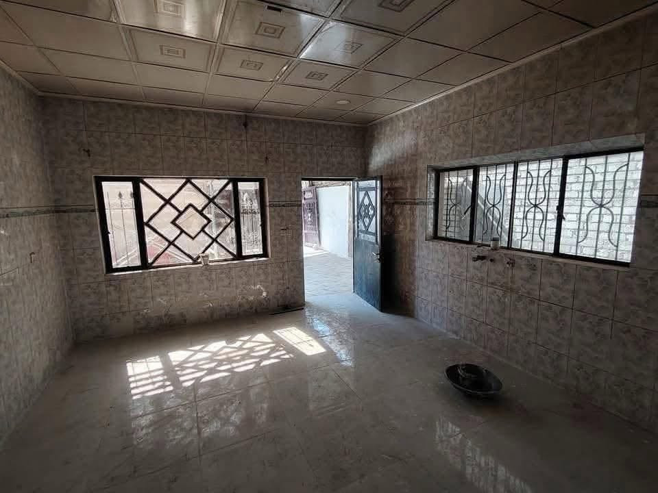 � للبيع – دار سكني في المسيب / حي المصطفى

يتوفر دار سكني طابو زراعي (سند 25) للبيع، بمساحة 200 م².

🔹 مواصفات الدار:

* غرفتا نوم
* صالة
* غرفة استقبال
* مطبخ
* مجموعة صحية داخلية
* مجموعة صحية خارجية

📍 الموقع:
المسيب – حي المصطفى، شارع المطحنة، بالفرع المقابل لمولدة مصطفى عواد.

💰 السعر المطلوب: 90,000,000 دينار عراقي

📞 للاستفسار والاتصال:
***********
‭***********‬
📩 أو مراسلة الصفحة.

السيد للعقار
