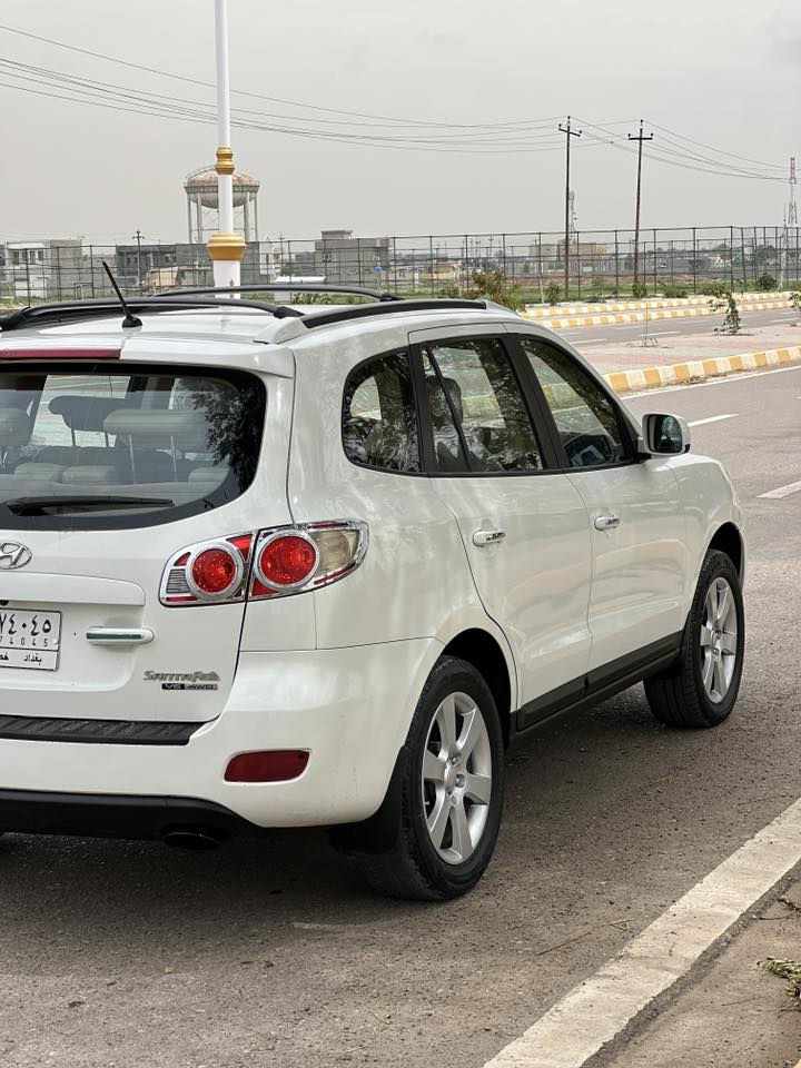 السلام عليكم

للبيع سنتافي 2009 

محرك 6 خليجي 

رقم بغداد الماني 
السياره بيه شبر صبغ والباقي كفاله عامه 
محرك كير مكفوله تخم تير صدر تبريد 
مكان السيآره صلاح آلدين بلد   
الاتصال 
***********
***********
