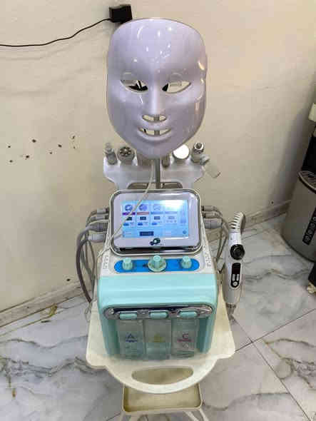جهاز تنضيف البشره جديد 
استعمال كلش قليل 
سعر : 500 الف
للاستفسار واتساب :  ***********
