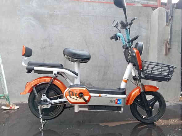 السلام عليكم شباب ليوم عدنة دراجه شحن بيه3 سرع إشارات يمنه سيره وهورن وبيه دبلات وسعره 275 وبيها مجال الاستفسار عبر هذا الرقم ***********
