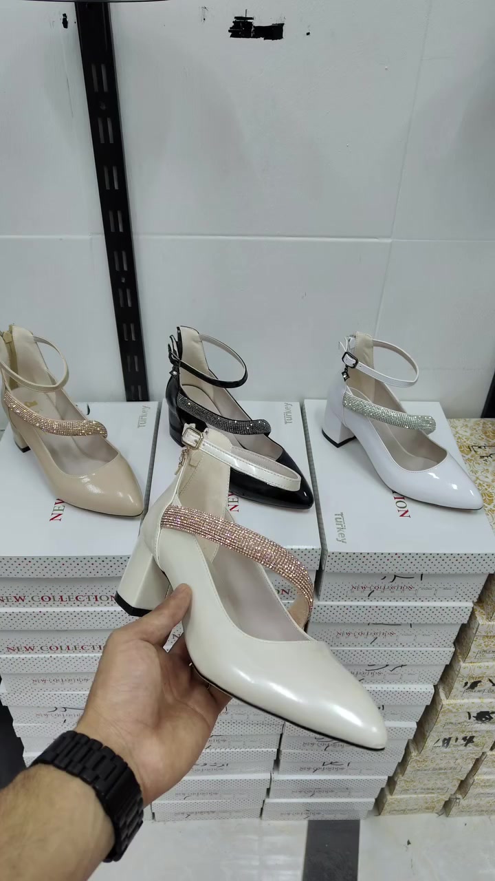 ⁨ ب 4الوان انيقه ✨🩵
كعب انيق بامتياز مناسب للطلعات اليوميه والمناسبات 
مريح ويمتاز بشكل جميل جدا 
سعره مقابل جودته قليل والله❤️‍🔥😉

بقياسات (37_38_39_40)✨

واسط_قضاء الحي_مقابل منتزه الزهور_قرب حلويات بساطه

متوفر توصيل لجميع المحافظات 🚚 
. 
. 
.
#شعب_الصيني_ماله_حل😂😂 #follower #explorar #بغداد


**إذا كنت صاحب هذا الإعلان وتريد حذفه لأي سبب، رجاءا أرسل رسالة إلى الدعم الفني**