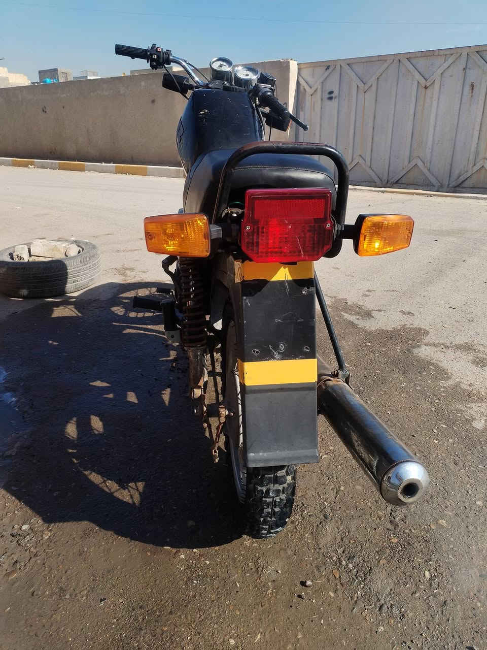 دراجه ام زت موديل 88بلاديه ولا قطرت لحيم بيه بدون رقم سعر مليون 700 وبيه مجال للشراي بغداد لأمين ***********
