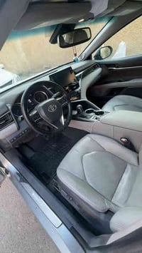 كامري هايبرد XLE موديل 2023 وارد امريكي  حادثها بنيد وجاملغ صور الحادث...