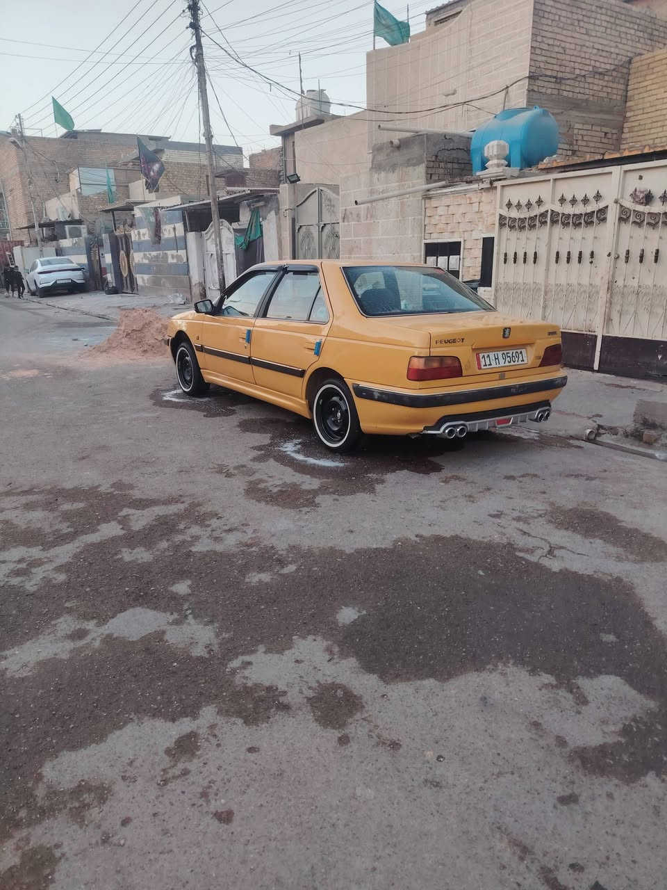 بيجو بارص موديل ١٥ محرك كير تبريد صدر أمامي خلفي تخم تاير خير من الله السياره جاهزه بيه طخه بخشم البنيد كد شبر  وبيه يم البك ليت شويه صبق مكان السياره بغداد حي النصر قرب العبيدي *********** السعر ٤٠ وبيه مجال بصيط
