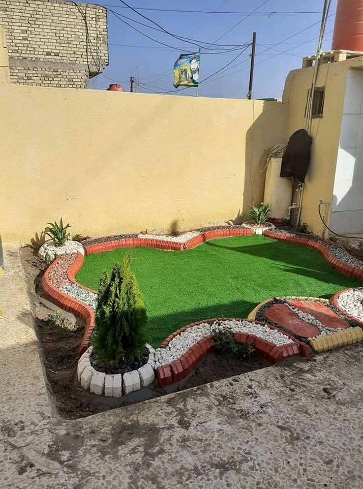 يتوفر كادر حدائق قص وتعديل الأشجار  والثيل وترتيب الحدائق وديكورات.  الاتصال *********** او مراسلة ع واتساب
