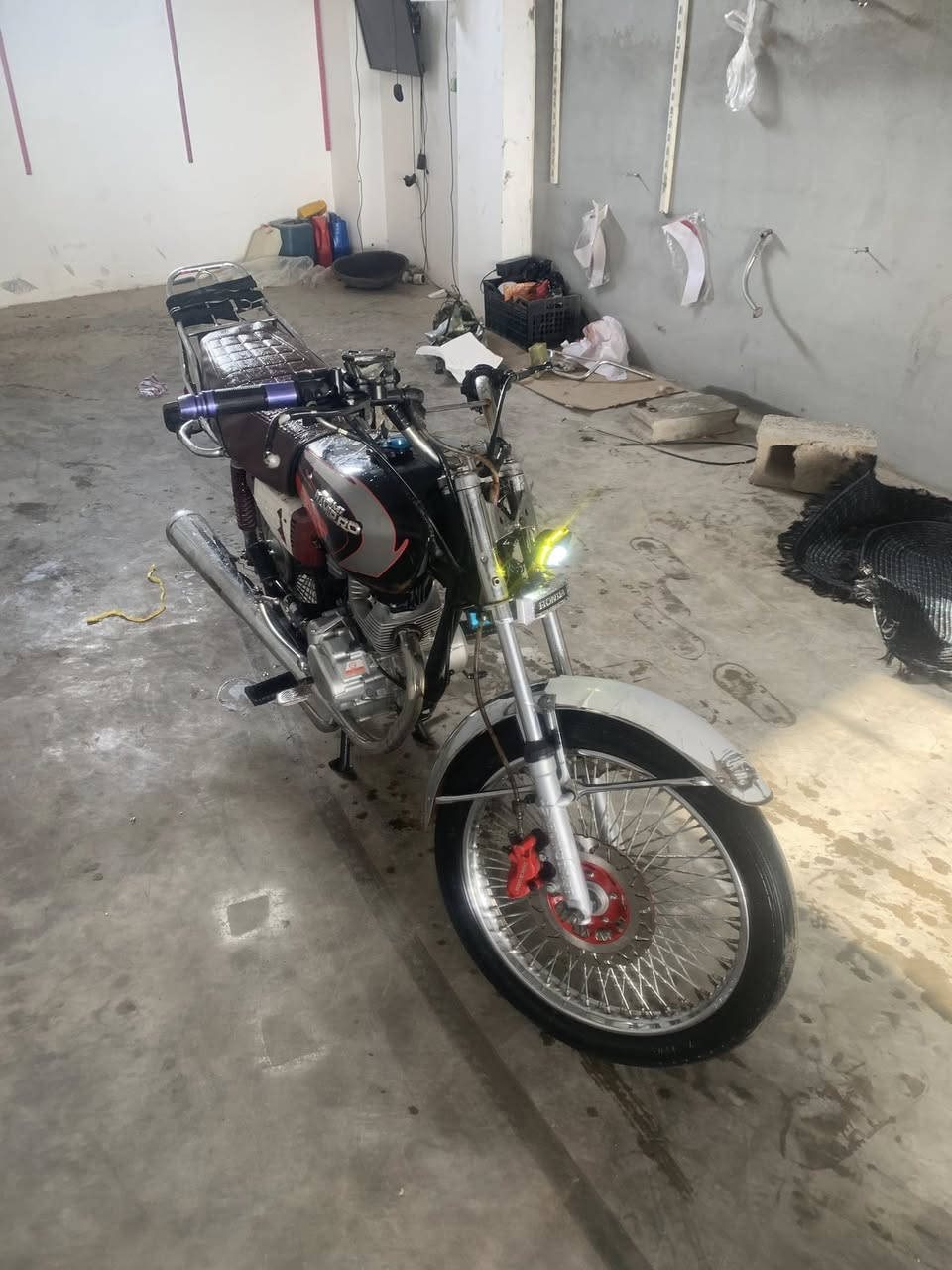 سلامي عليكم نامي برو للبيع موديل ٢٠٢٣ اي نقص مابي فقط العنبار ماله الدهن مكسور يتبدل مكينه مفتوح فقط الكور ماله دراجه حبوه ونضيفه اي نقص مابي سعر ٤٥٠ بي مجال رقم ***********
