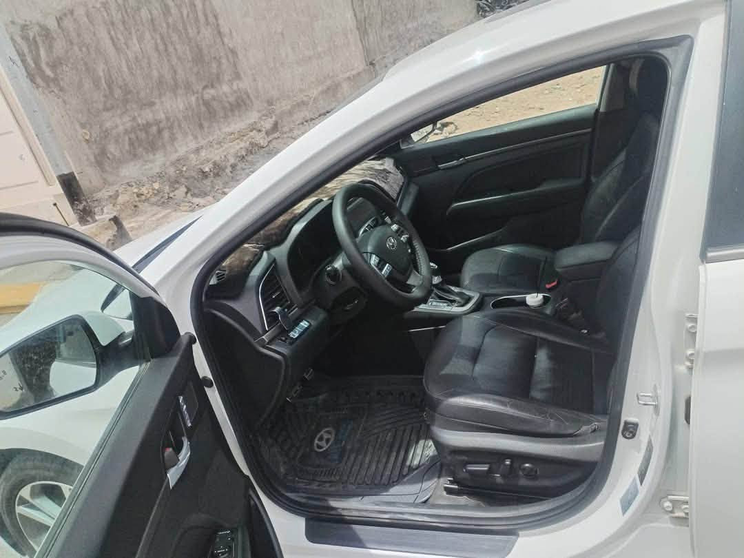 :
🚗 للبيع 🚗

الحمد لله، معروضة للبيع سيارتي، نظيفة جدًا واستعمال شخصي، والمحركات والفحص بحالة ممتازة وما تحتاج أي صرف. السيارة جاهزة للنقل والفحص بأي مكان.

🔹 إيرانية موديل 2017
🔹 مكفولة مابيها ولا قطعه 
🔹 بارد بسيط فقط
🔹 تشغيل بصمة
🔹 مرايا شفط
🔹 رادار أمامي وخلفي
🔹 كاميرا أمامية وخلفية
🔹 رقم بغداد
🔹 تخم تاير جديد

السيارة بحالة ممتازة وجاهزة للاستخدام الفوري.

اللي جاد بالشراء يراسلني على الخاص أو يتصل، والله يبارك للجميع
فلوجه. ***********
