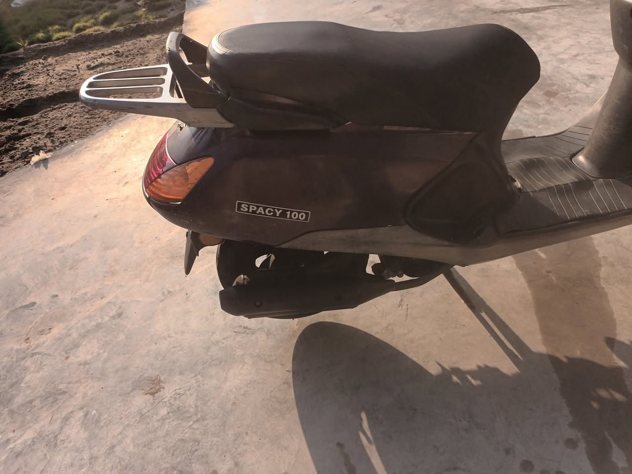 سلام عليكم سبيسي 100ياباني اللبيع سعر 350 وبيهه مجال دراجه حلوء وكلشي شقال بيهه من عدء نقص هندر تشتقل سلف مكاني بغداد سبع قصور ***********
