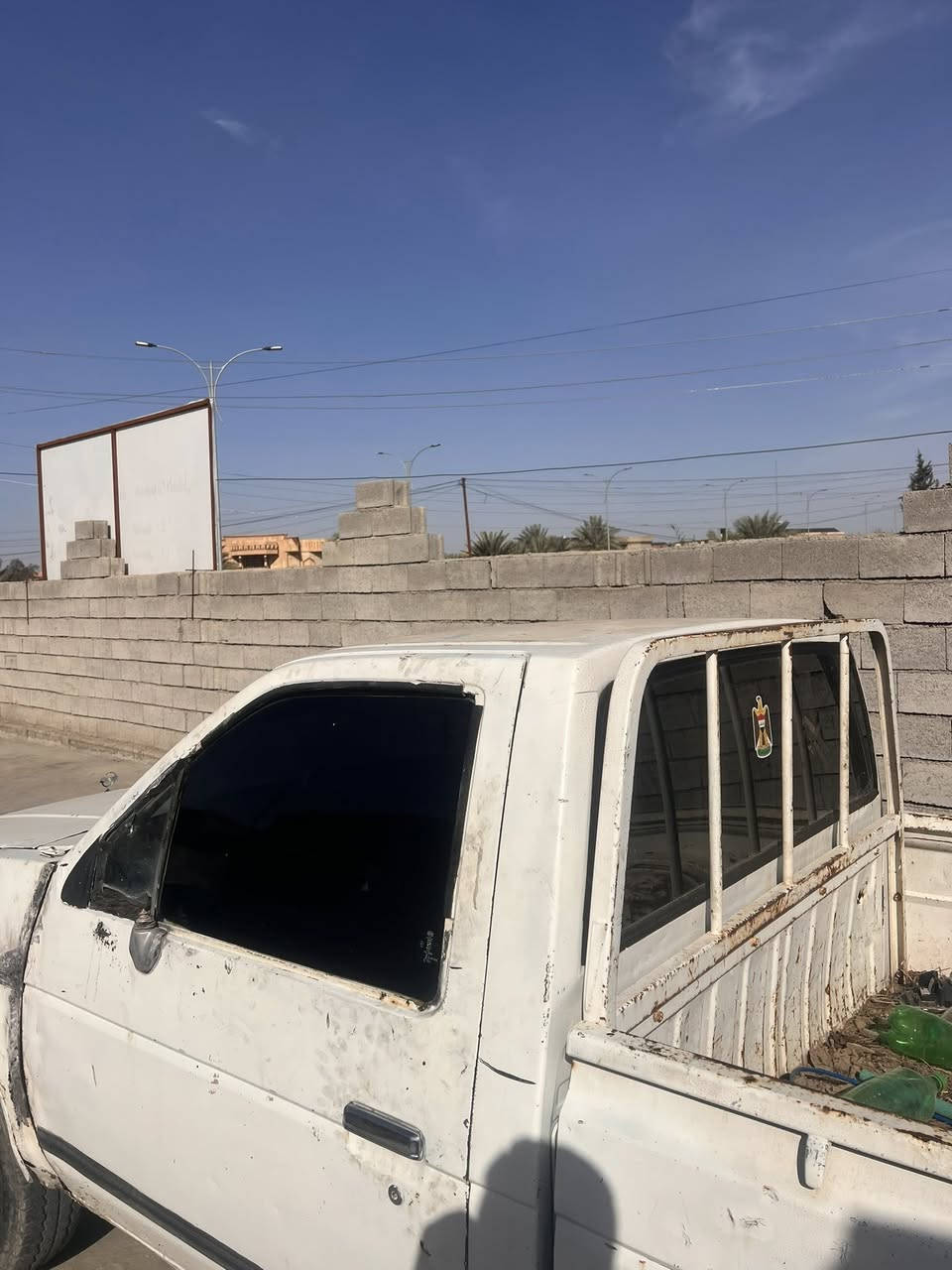 السلام عليكم
للبيع 

نيسان 

حبل حبل 

مسمكره وجاهزه 

غرفه جديده 

مكانها العلم 

***********
