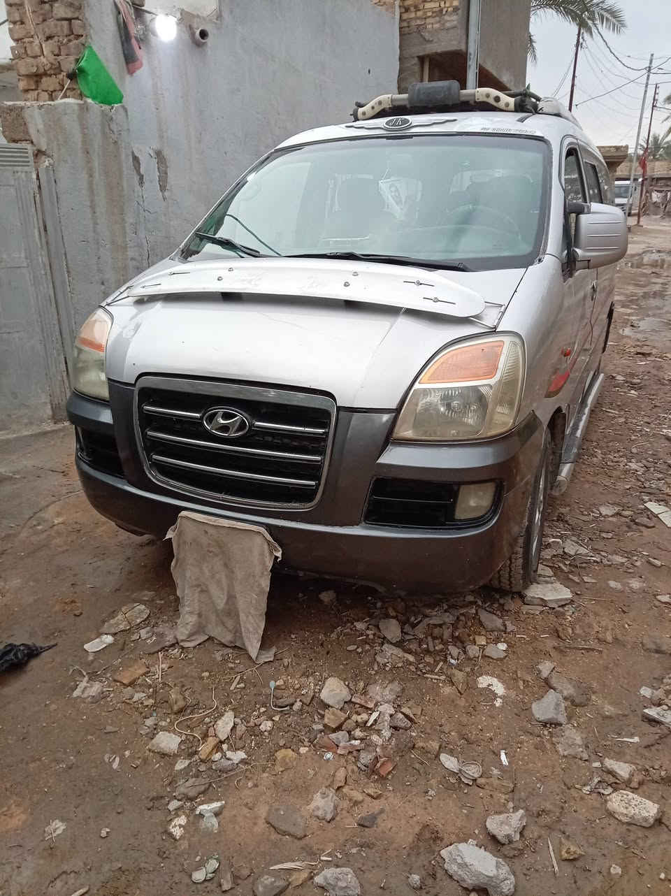 للبيع سياره ستاركس 2007 رقم بغداد سنويه ساقطه صارله شهر تخم تاير تبريد شغال عاوز نقص غاز وهذا رقمي والسعر 95 وبيها مجال العنوان الحله***********
