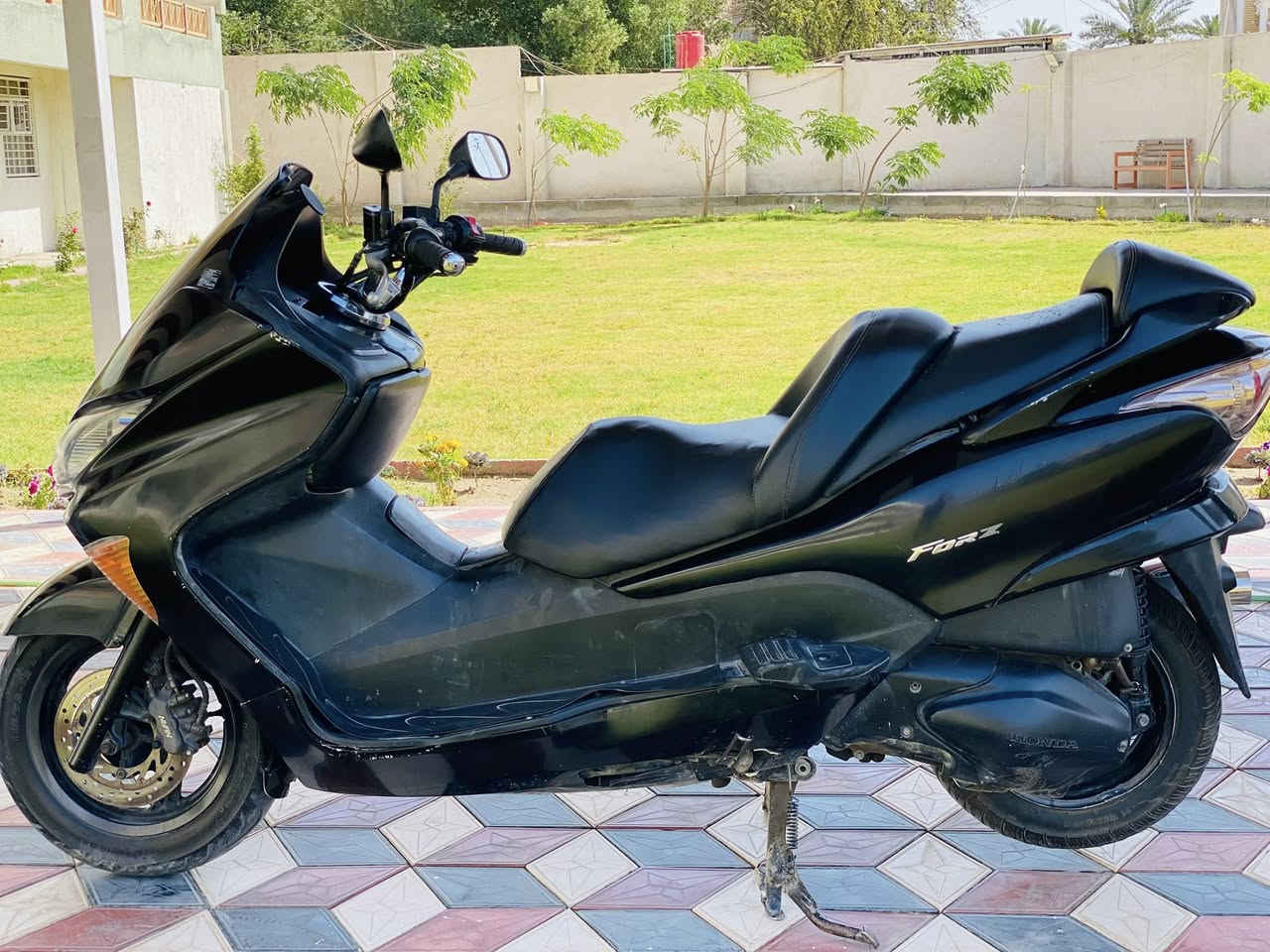 🔥 للبيع فورزا 09 كرستال 🔥

السلام عليكم 🌹

🏍️ Honda Forza 09 Crystal
📍 المكان: الزعفرانية - شارع المعهد

✅ التفاصيل:
🔹 ادامه قاعدة فيت بمب
🔹 فيت بمب جديد
🔹 تبديل زيت Motul جديد
🔹 بانزين محسن
🔹 كهربائيات كاملة شغالة
🔹 محرك صافي
🔹 باتري جديد
🔹 كشرة نظافة 80%
🔹 منظومة زينون
🔹 أوراق كاملة موجودة
🔹صالصنه رياضي

⚠️ الشغلات الي تحتاج تسويه :
🔸 تاير أمامي نص عمر
🔸 الجكمجة مرات تقفل ومرات لا
🔸 كلوب الصندوق ميشتغل
🔸 الكير ملغي
🔸 دبلات أمامية نص عمر لكن بدون نضوح

📸 الصور توضح الحالة

💰 السعر: 850 قابل للتفاوض ويا الشراي الجاد

📞 ***********
📲 واتساب موجود (ما عنده رصيد
