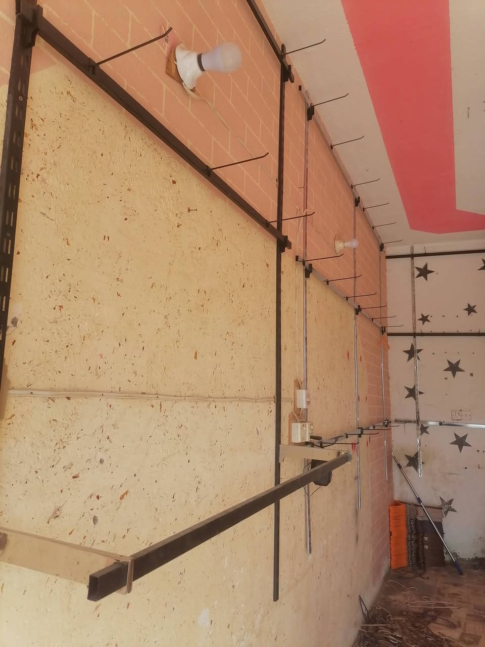 للبيع
ديكور محل ملابس كامل
شراي اتصل وتدلل***********
