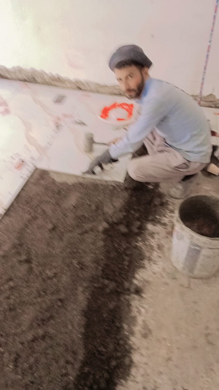 السلام عليكم كادر عمل في بابل كافت اعمال البناء تطبيك فرشي تطبيك ارضيات تطبيك سراميك جدران ترميم كرسته وعمل كافت العمال أسعار مناسبه *********** ***********4
