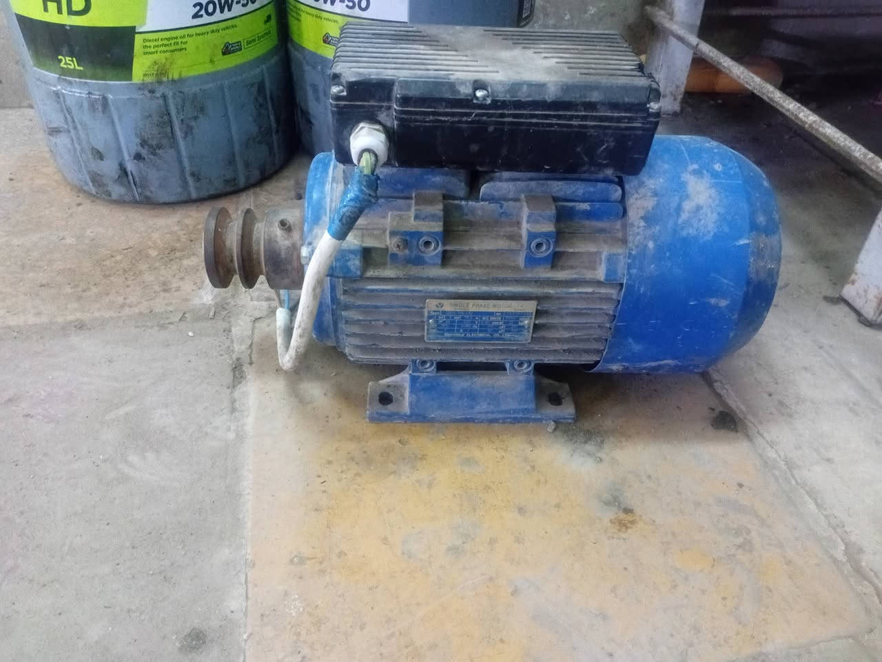 ماطور سنكل عاطل مكان بغداد المعامل ***********
