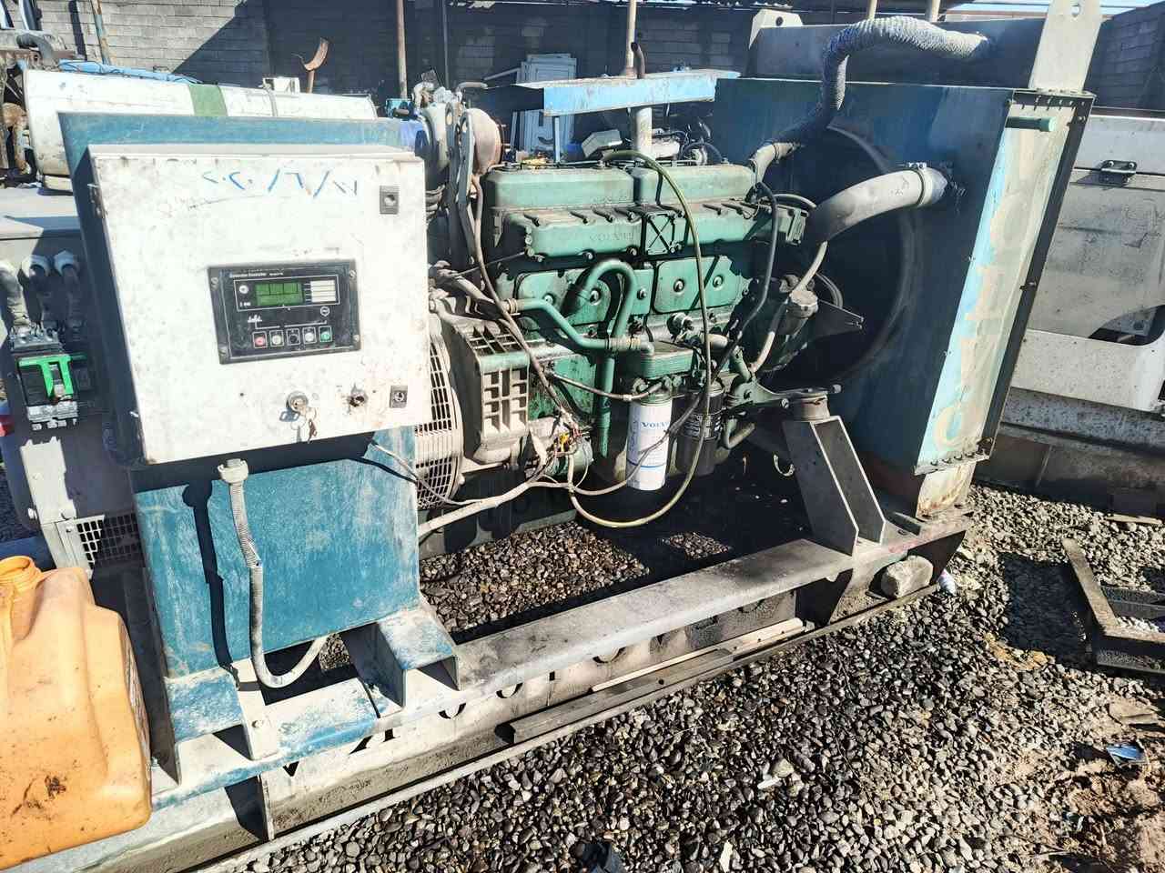 مولد فالفو 6 سلندر 160 كيفي نضيف لوك مامفتوح وضع شركه سعر 30 ورقه ديالى ***********
