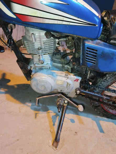 دراجه كلك للبيع مكاني نجف عسكري مدارس يم بانزين خانه مال بانيقيه
السعر 200

التواصل ***********
