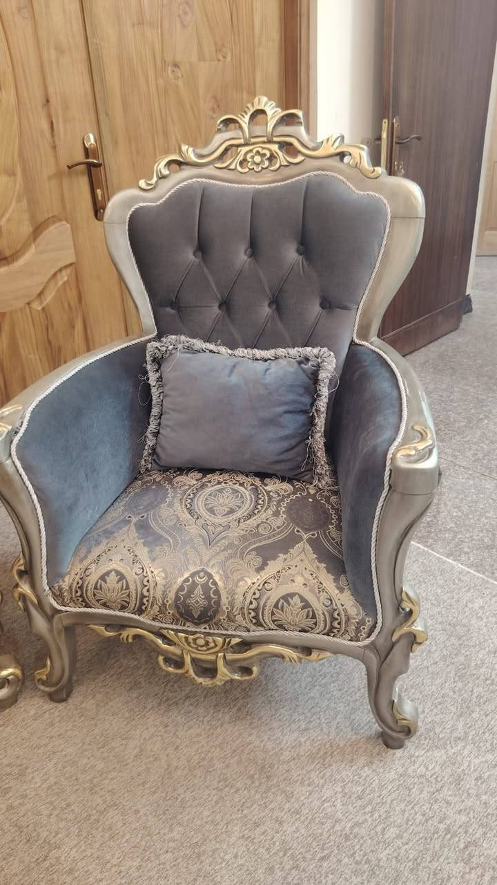 السلام عليكم عليكم غرفه مليون وبيه مجال بسيط بواحد ونص سوينها جديده صاج
ميز مكتبي ٧٥
طباخ ٥٠ وبي مجال جديد
تخم وصل ماته موجود واحد ونص. وبي مجال صار علينه أكثر ***********
مكان سيديه
