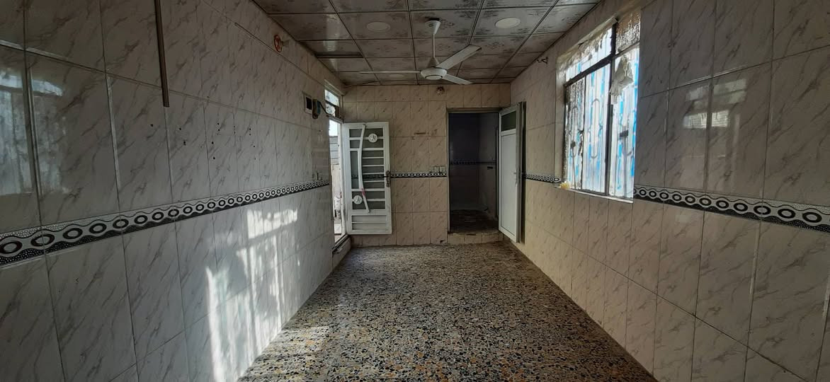 مشتمل للايجار طابق اول درج باب معزول مباشر على الشارع 

كربلاء حي شهداء الموظفين خلف مجمعات الإنشائية وقريب من شارع جامعة كربلاء الموظفين 

يحتوي على غرفة نوم . مطبخ . صالة . صحيات . طارمة 

مجهز بخط مولد ذهبي.  سخان . تانكي . ماء 

الإيجار ٣٠٠ الف شهريا 

عائلة نفرين 

للاستفسار *********** صاحب المنزل ابو حسن
