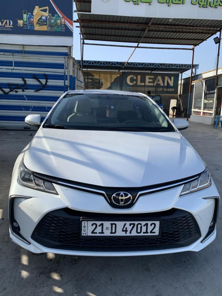 🚗 للبيع | تويوتا كورولا 2024
📍 اللون: أبيض لؤلؤي
📍 المنشأ: وكالة أصلية ساز (مو صيني)
📍 – ماشيه 63 ألف فقط
📍 المواصفات:
 • محرك 4 سلندر اقتصادي جداً (1800)
 • ناقل حركة أوتوماتيك CVT ناعم
 • شاشة لمس كبيرة + كاميرا خلفية عالية الدقة
 • نظام صوتي ممتاز + بلوتوث + USB + AUX
 • نظام توفير الوقود ECO
 • نظام تثبيت السرعة (Cruise Control)
 • فتحة سقف كهربائية
 • حساسات خلفية
 • تحكم كامل من المقود (تحكم صوتي وميديا)
 • تبريد قوي + تدفئة داخلية
 • إضاءة LED أمامية ونهارية
 • جنوط ألمنيوم وكالة 16 إنج
 • إرباقات أمامية وجانبية (سلامة عالية)
 • دخول ذكي + تشغيل بصمة
 • مرايات كهربائية قابلة للطي

      مكان السياره بغداد
ملاحضة/طخه خفيفه بنيد كد شبر وراجع bdr 
💰 السعر: 180ورقة وبيه مجال 

***********
