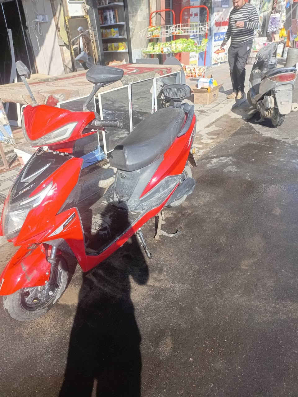 السلام عليكم دراجه شحن لبيع الدراجه نضيفه السعر 550وبيه مجال بغداد الكاظميه مستعجل على بيعته ***********
