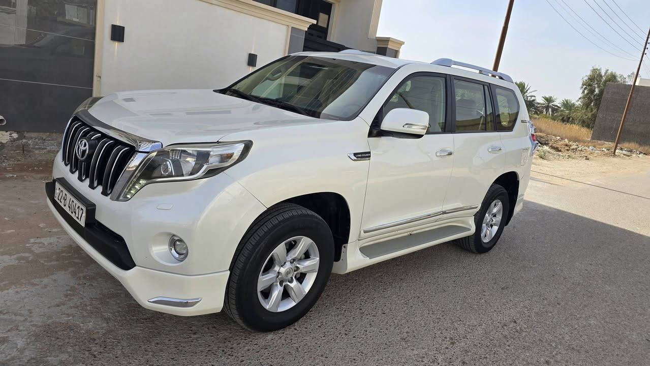 السلام عليكم ورحمة الله
برادو موديل 2016  وكالة شركة ساس 6 سلندر خليجي فول مواصفات مكفولة من الصبغ والتبديل والفتح عدى بارد موضح بالسونر ... رقم أربيل الجديد بأسمي شرط التحويل 
محرك 6 سلندر 
بصمة تشغيل وأبواب 
فتحة سقف
كراسي كهرباء 
7 راكب 
ثلاث قطع تبريد 
اسبير تعليق
حساس أمامي وخلفي أصلي 
شاشة وكامرة أصلية 
زراك لايت 
فور ويل 
وبعد اكو مواصفات معروفة للجناي مكاني بغداد الدورة هوررجب 
السعر 320 ورقة وبيها مجال للشراي 
***********
***********
