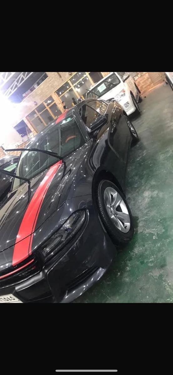 جارجر 2016
SRS
صالون. لون  نيلي

 ماشيه300
 ويل 18
 بيها 3 قطع  صبغ 
 حادث امريكي بسيط

+964 772 749 5694
