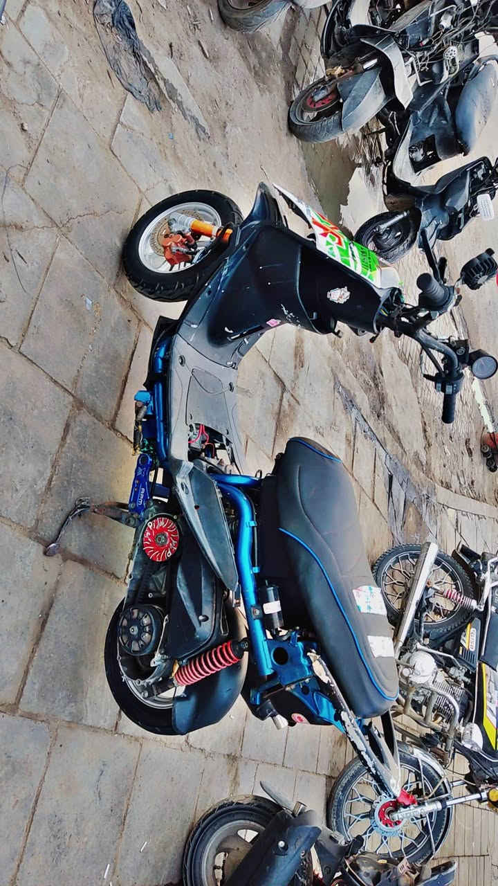 سلام عليكم ماكس عدلة مال لعب دراجة تعمير جديد من تاير لتاير كلة جديد بوشة 55 كور مال رمبة ورولة مال رمبة مكينة خرسة كلجات رياضي صدر رايديهة ب600 وبييهة مجال ***********
