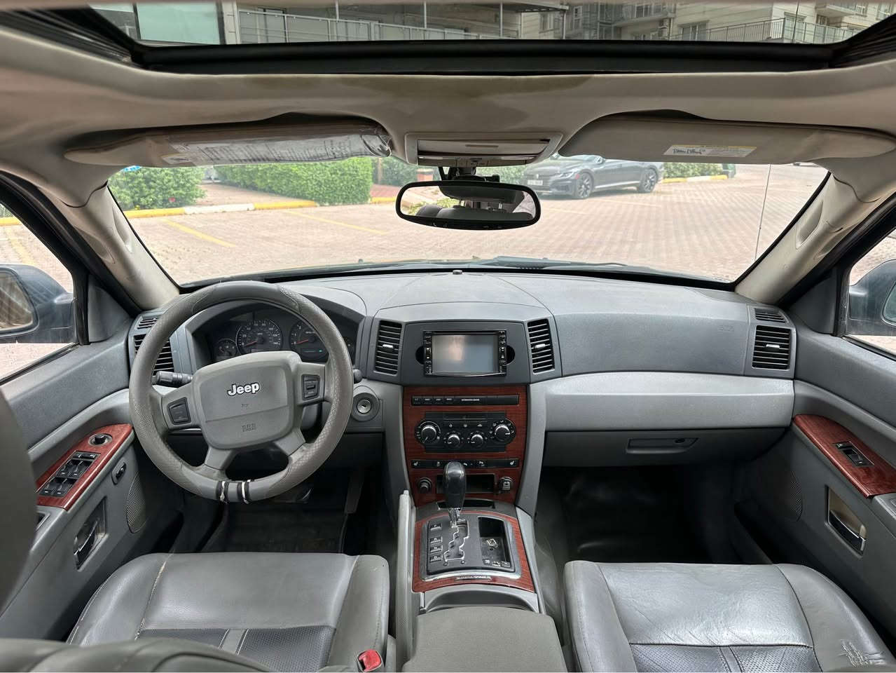 السلام عليكم  اكو هاي جيب لاريدو موديل ٢٠٠٦ سياره ب بنيد صبغ بدون داواخل و حادث بس رش علي مود صبغ سياره فول فول مواصفات محرك ٨/ سلندر محرك مرغوب رخيص محرك سنوييه و ارقام كله جديد بسمنه سياره شرط فحص و تراي شرط كل حداديه و صبغ و كهرباي كله شرط 

موجود بسليمانيه  تليفون ***********

سعر ٩٥ بي مجال السليمانية, العراق
