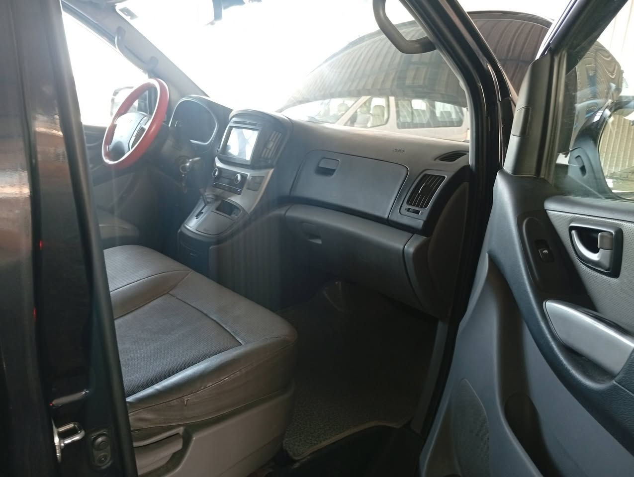 سلام عليكم هونداي ستاركس مسكر لون كحلي سياره كفاله عامه كوريا وعراق مشيه 160 الف سياره مكينه كرتون رقم بابل بسمي شخصيا سياره وضع زيرو يوجد مراوس بستاركس حسب القناعه الاستفسار ***********
