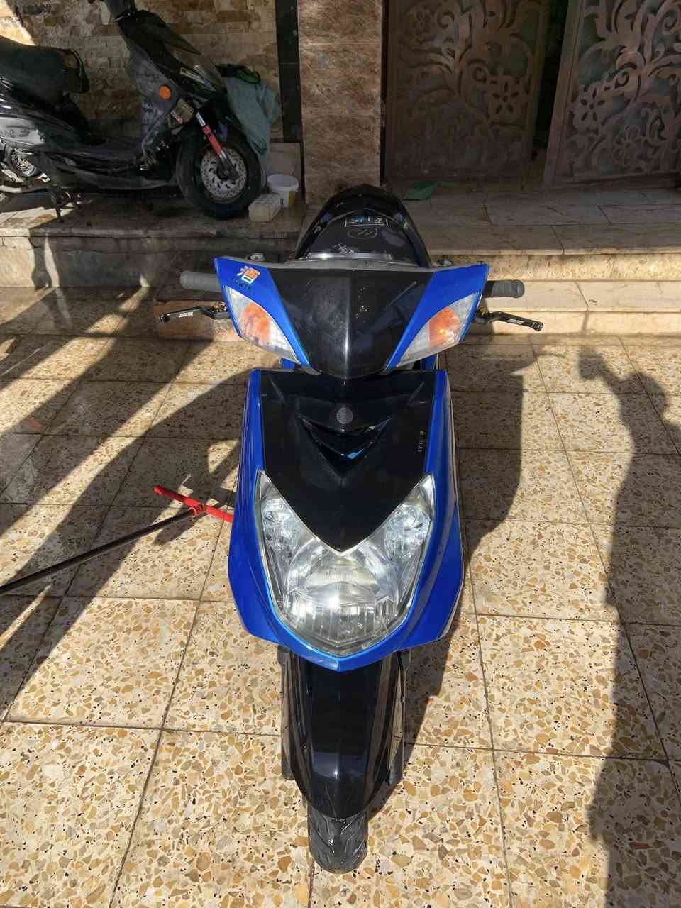 سلام عليكم 
دراجه سكنس كابريتر 
دراجه خير من الله شلعه ومعدل 
كفاله عامه  
تخم كلاجات رياضي Koso 
يدات رياضي spl
سلف ترجيه برتقالي رياضي 
قطره دهن قطره اكسل رياضي 
تخم تايرات جلاتين 
 السعر :950 وبيه مجال رقم الهاتف ***********
ملاحضه : مراوس عادي حسب القناعه
